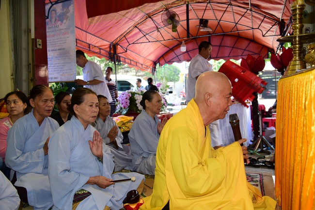 The  praying rite for rebirth in Binh Thanh District.