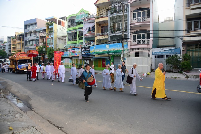 The  praying rite for rebirth in Binh Thanh District.