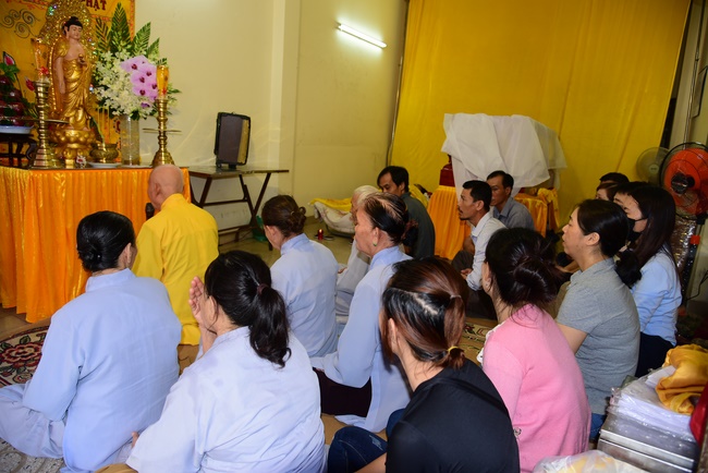 The  praying rite for rebirth in Binh Thanh District.