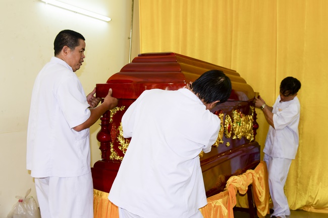 The  praying rite for rebirth in Binh Thanh District.