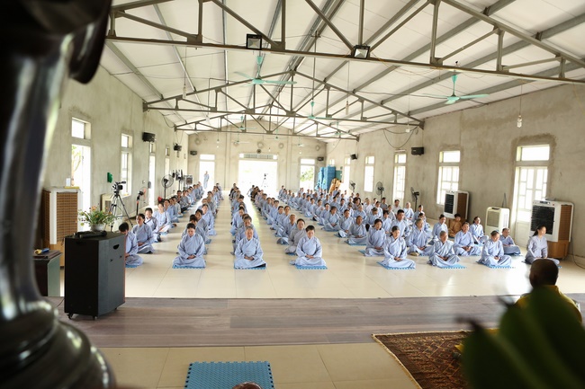 Khóa tu một ngày tại chùa Đống Cao