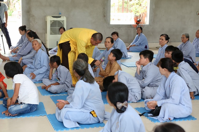 Khóa tu một ngày tại chùa Đống Cao