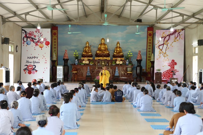 Khóa tu một ngày tại chùa Đống Cao