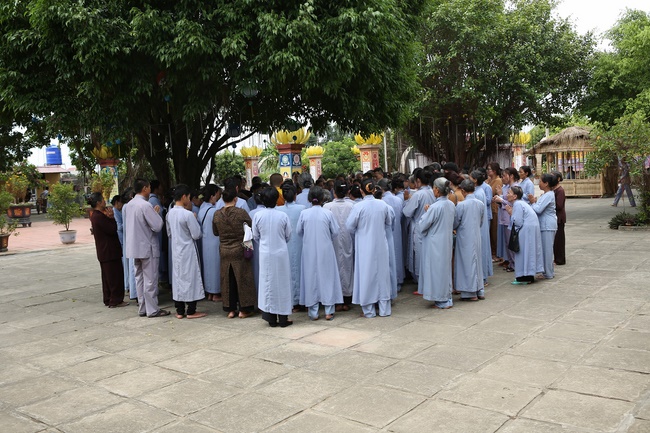 Khóa tu một ngày tại chùa Đống Cao