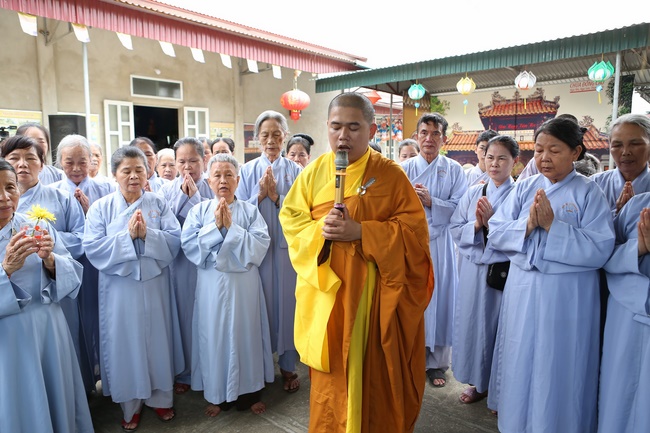 Khóa tu một ngày tại chùa Đống Cao