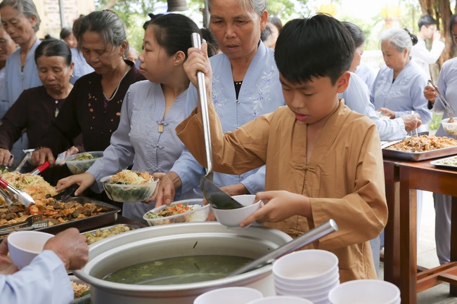 Khóa tu một ngày tại chùa Đống Cao
