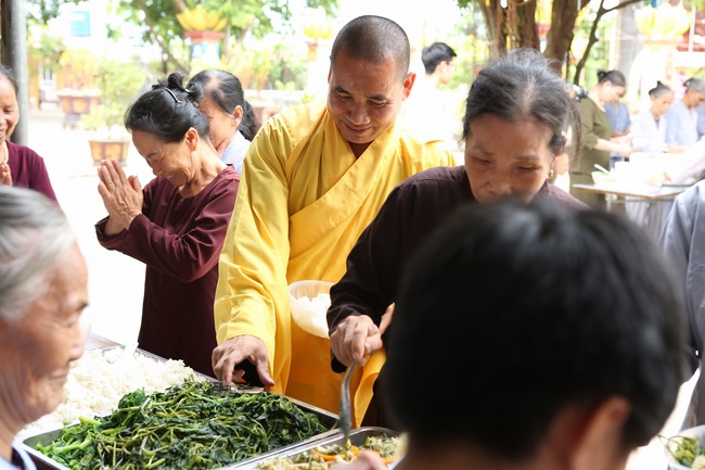 Khóa tu một ngày tại chùa Đống Cao