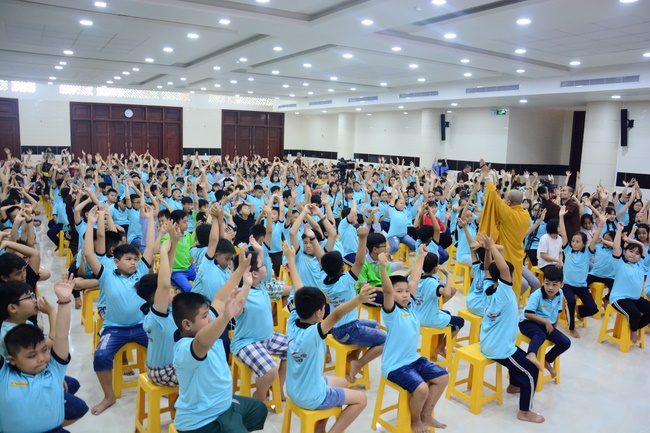 The 1st-day Children 's Summer Retreat