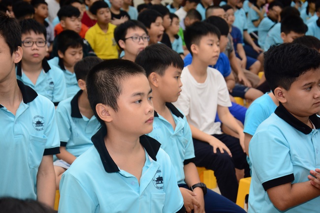 The 1st-day Children 's Summer Retreat