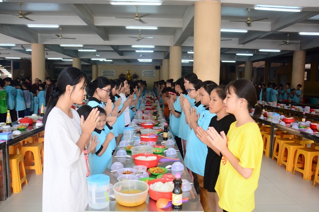 The 1st-day Children 's Summer Retreat