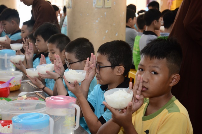 The 1st-day Children 's Summer Retreat