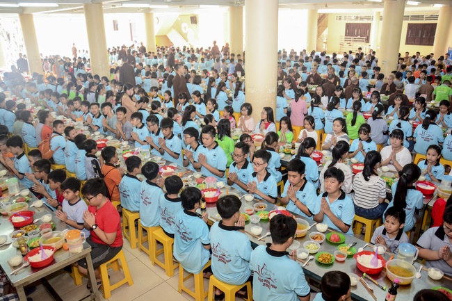 The 1st-day Children 's Summer Retreat