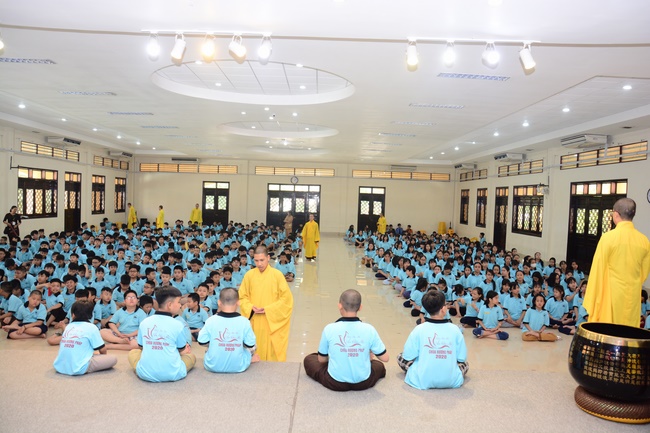 The 1st-day Children 's Summer Retreat