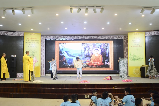 The 1st-day Children 's Summer Retreat