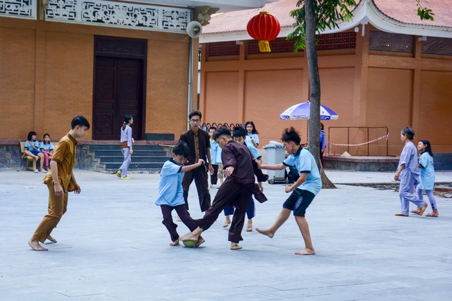 The 1st-day Children 's Summer Retreat