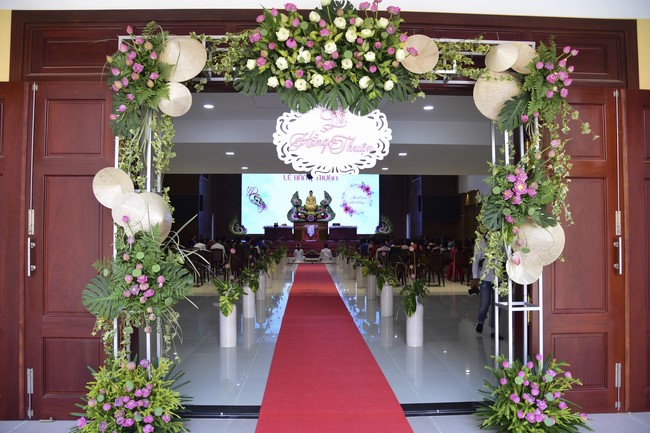The Wedding Ceremony at the pagoda