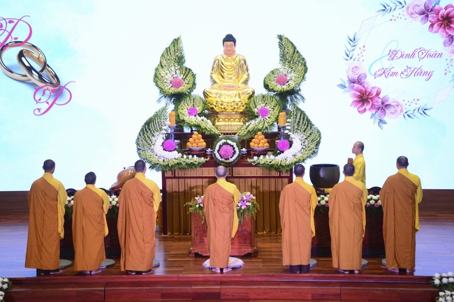 The Wedding Ceremony at the pagoda