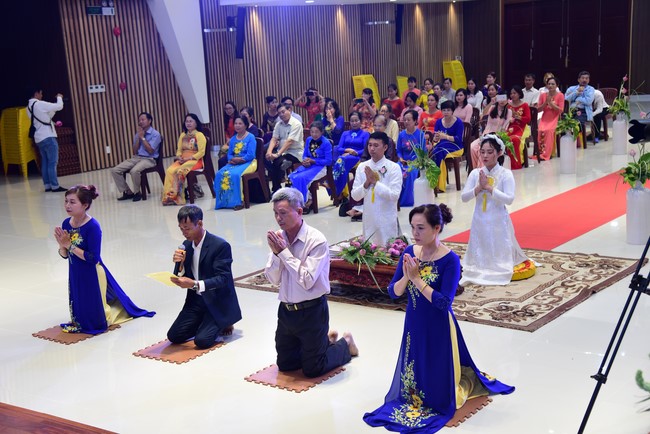 The Wedding Ceremony at the pagoda