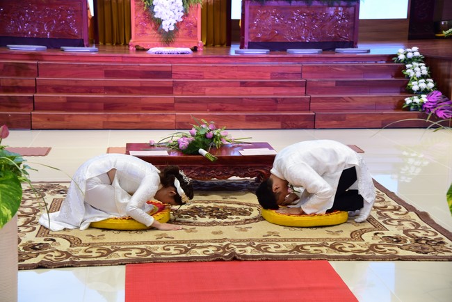 The Wedding Ceremony at the pagoda