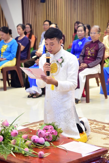 The Wedding Ceremony at the pagoda