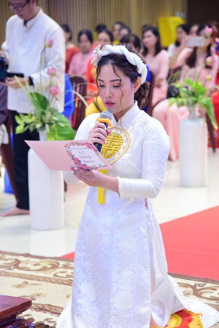 The Wedding Ceremony at the pagoda