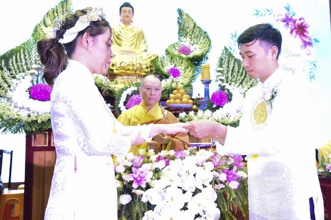 The Wedding Ceremony at the pagoda