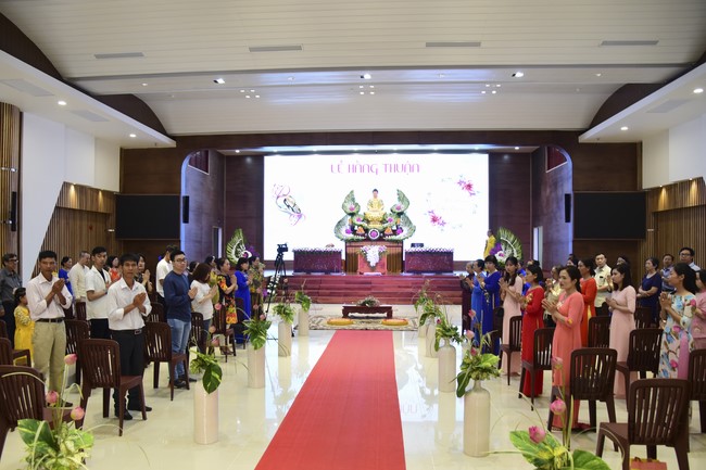 The Wedding Ceremony at the pagoda