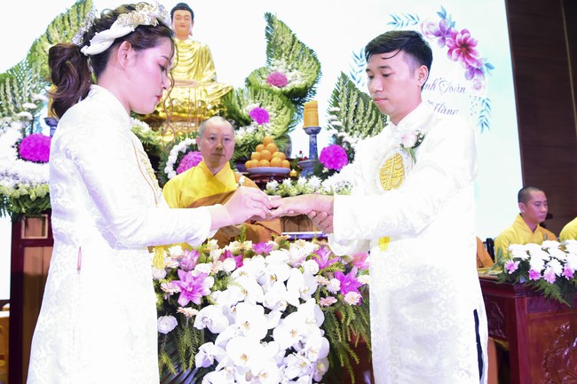 The Wedding Ceremony at the pagoda