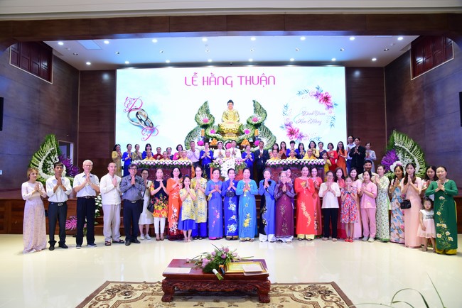 The Wedding Ceremony at the pagoda