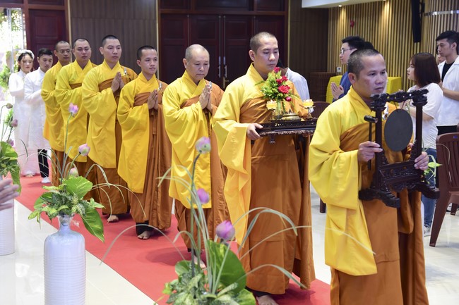 The Wedding Ceremony at the pagoda