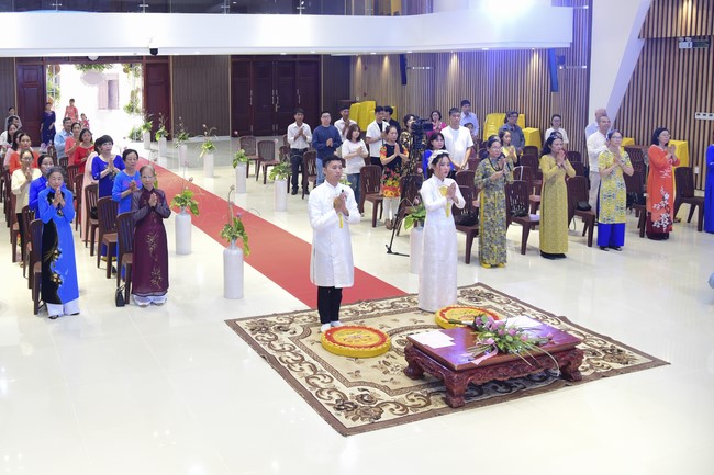 The Wedding Ceremony at the pagoda
