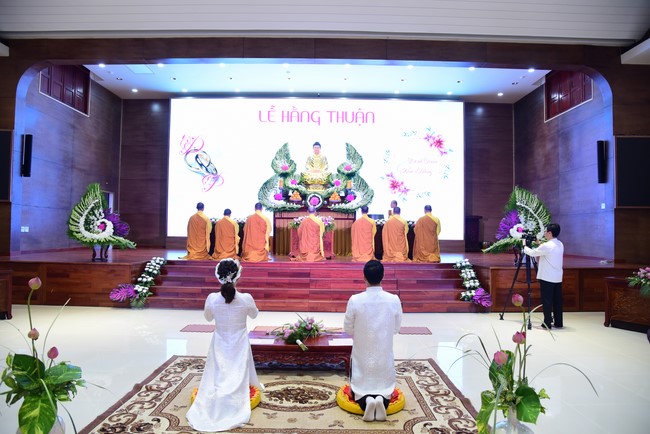 The Wedding Ceremony at the pagoda