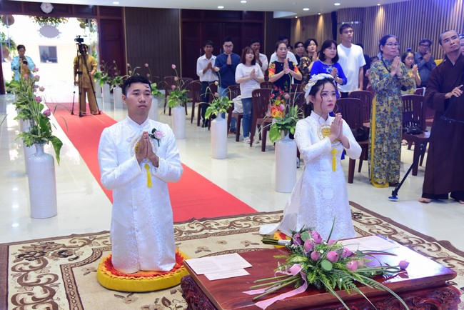 The Wedding Ceremony at the pagoda