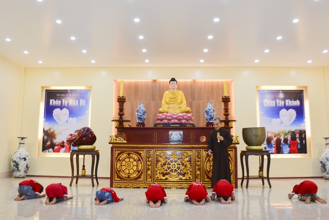 Children Summer Retreat at Tay Khanh Pagoda