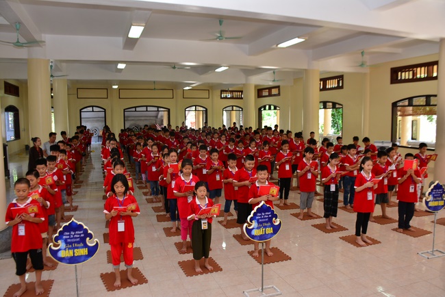Children Summer Retreat at Tay Khanh Pagoda