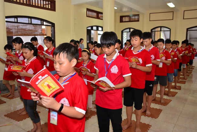 Children Summer Retreat at Tay Khanh Pagoda