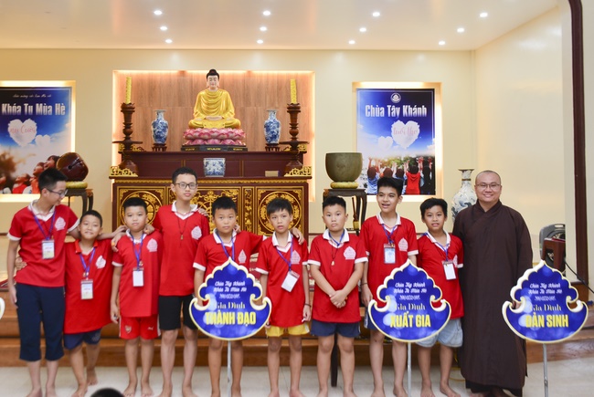 Children Summer Retreat at Tay Khanh Pagoda