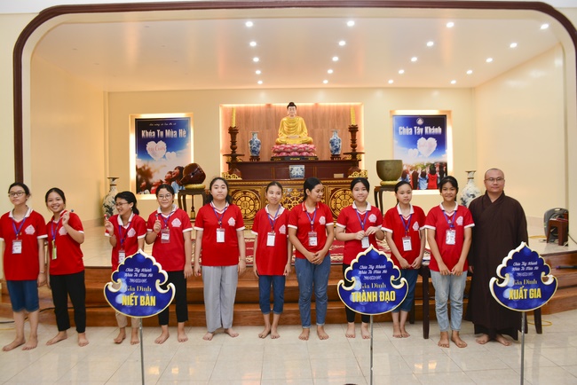 Children Summer Retreat at Tay Khanh Pagoda