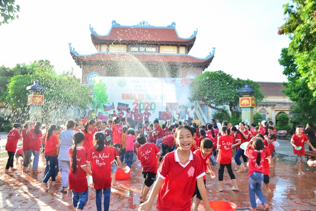 Children Summer Retreat at Tay Khanh Pagoda