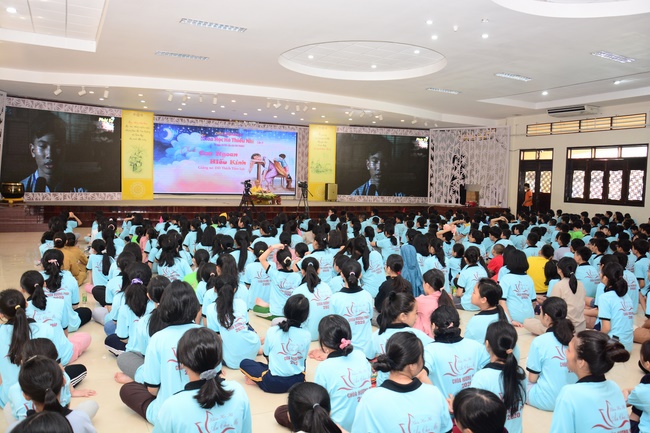 The 4th-day Children 's Summer Retreat