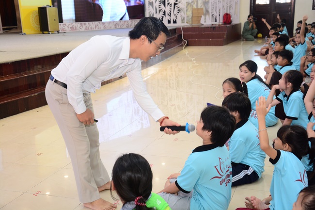 The 4th-day Children 's Summer Retreat