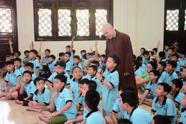 The 4th-day Children 's Summer Retreat