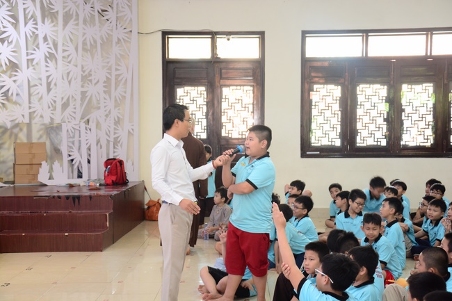 The 4th-day Children 's Summer Retreat