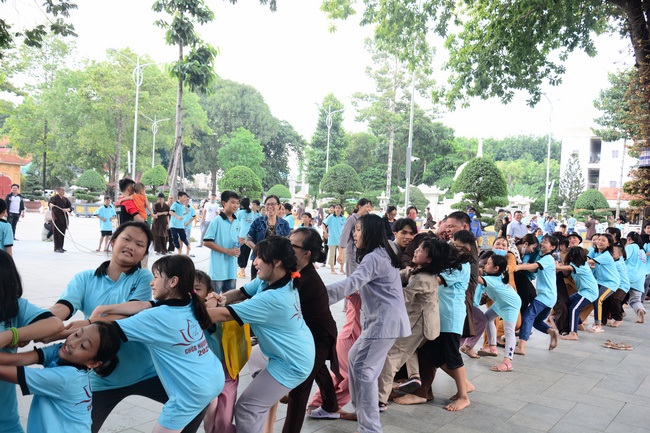 The 4th-day Children 's Summer Retreat