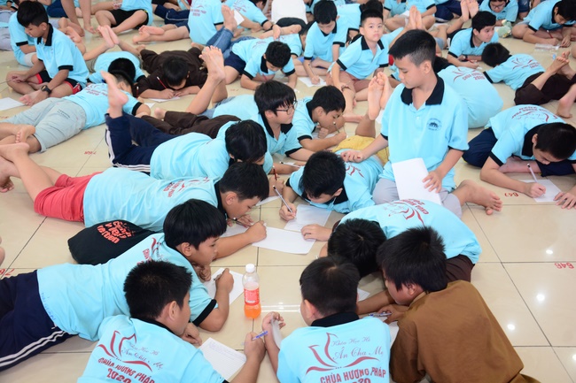 The 5th-day Children 's Summer Retreat