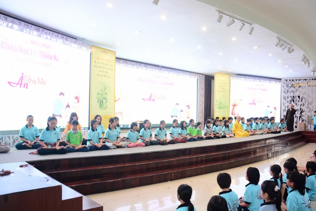 The 5th-day Children 's Summer Retreat