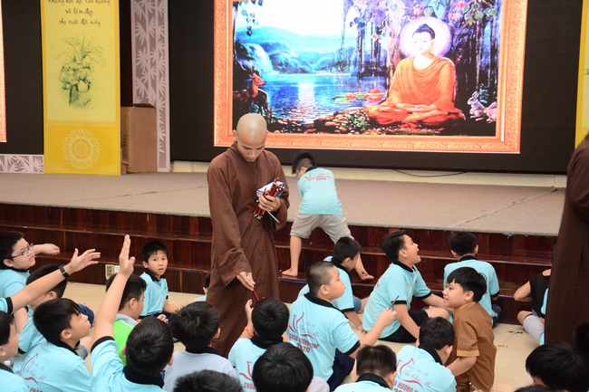 The 5th-day Children 's Summer Retreat