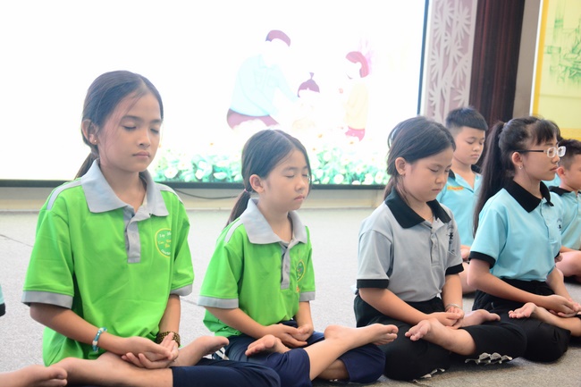 The 5th-day Children 's Summer Retreat