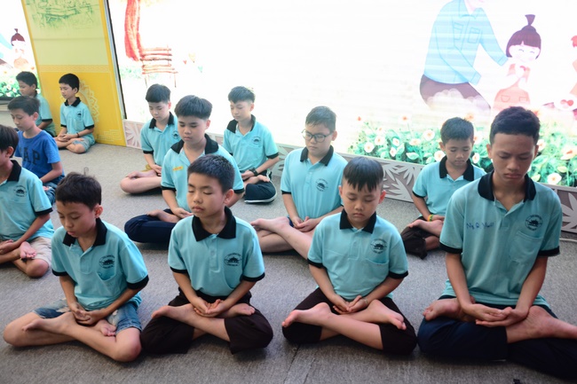 The 5th-day Children 's Summer Retreat