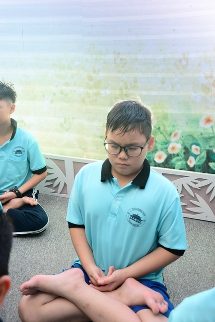 The 5th-day Children 's Summer Retreat